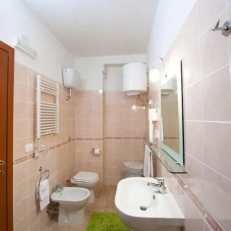 Casale La Rovere Bed & Breakfast *